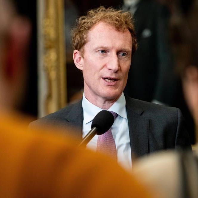 One way to decrease temporary residents is to make them permanent, ministers suggest